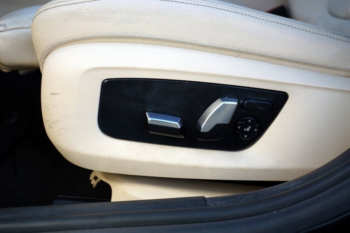 Used 2018 BMW 530e xDrive image 17