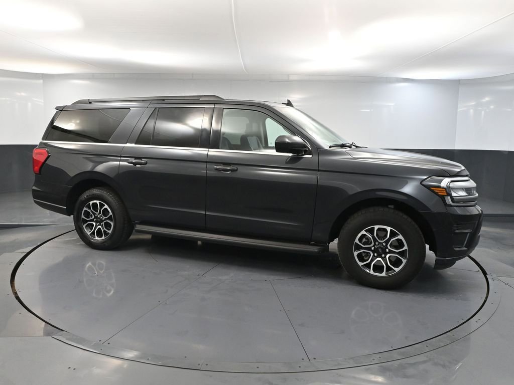 Used 2024 Ford Expedition Max XLT image 4
