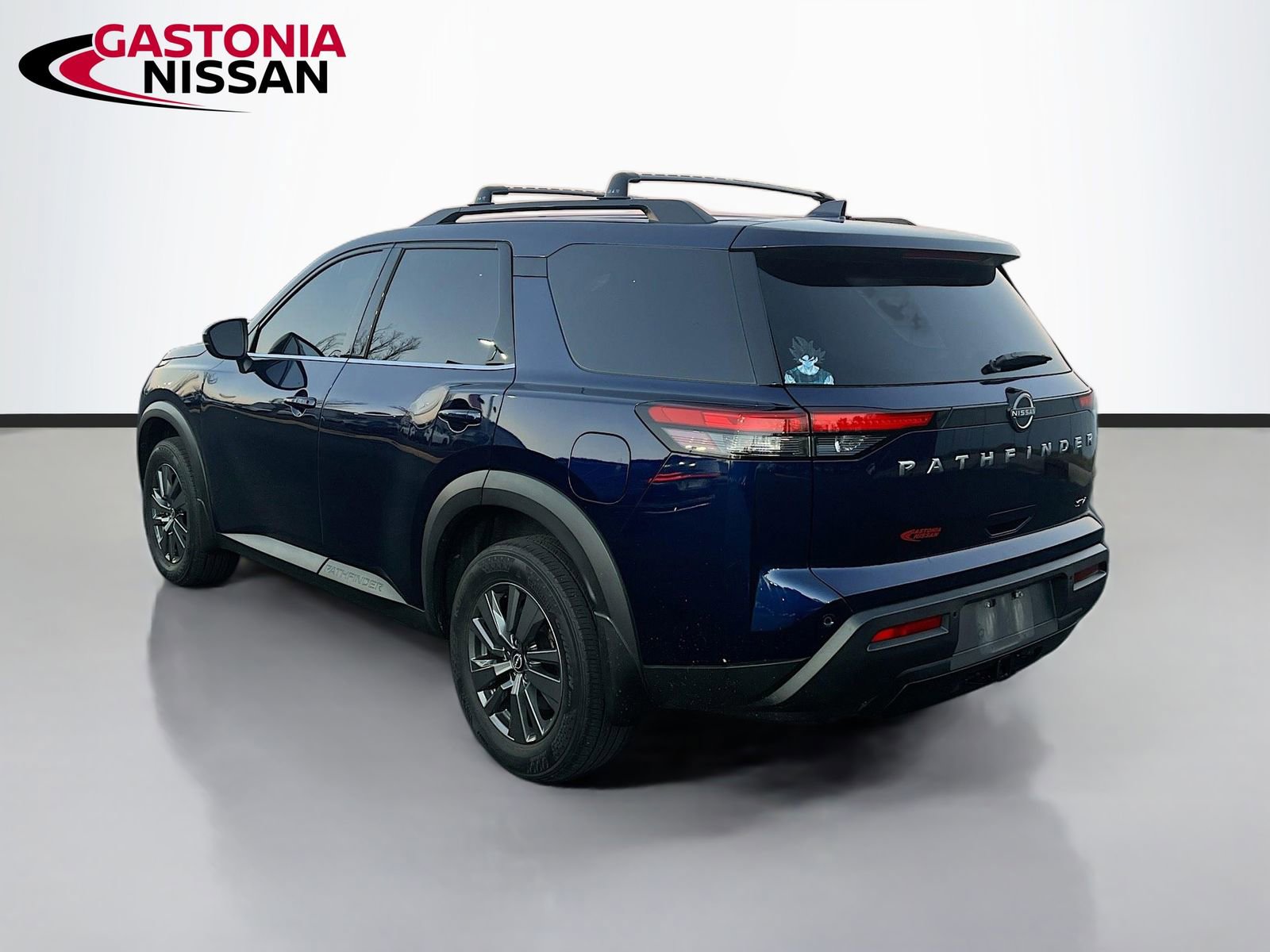 Used 2024 Nissan Pathfinder SV image 6