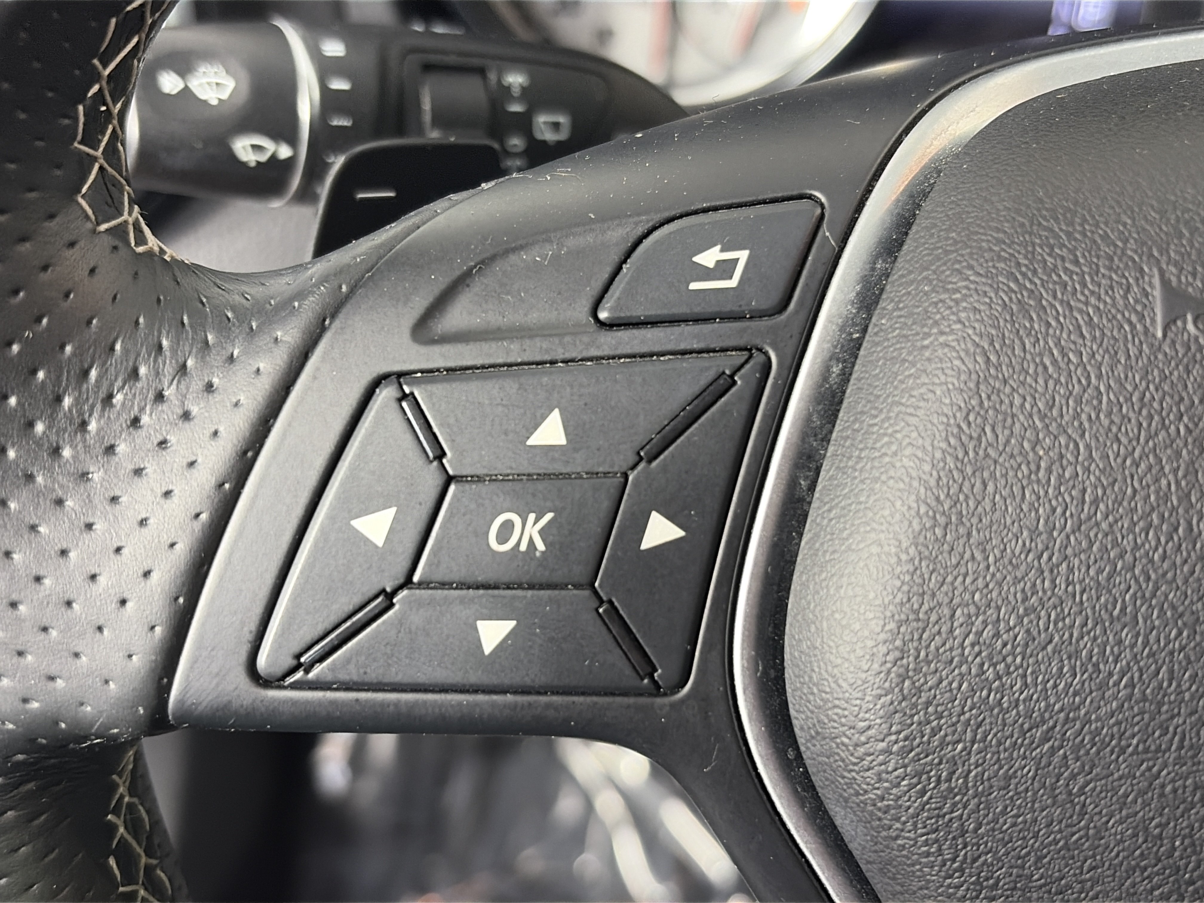 Used 2015 Mercedes-Benz GLA 250 4MATIC image 30
