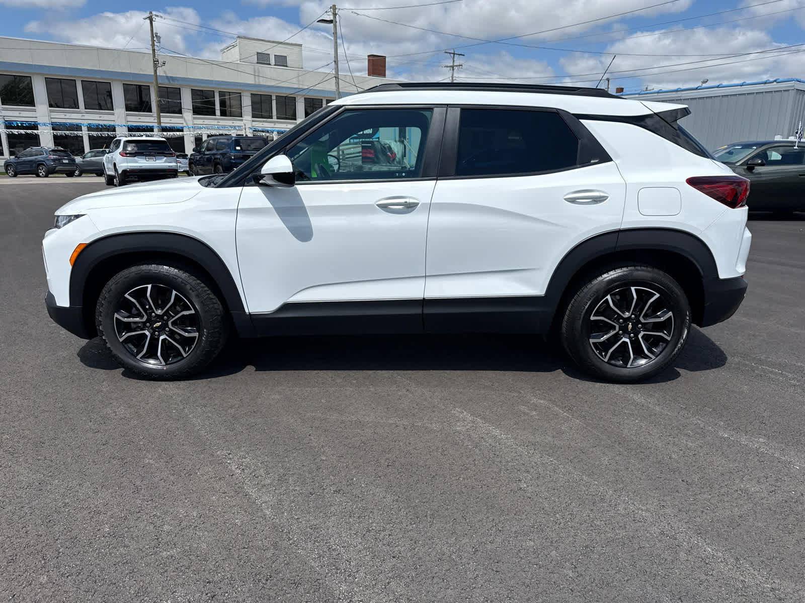 Used 2023 Chevrolet TrailBlazer ACTIV FWD image 8