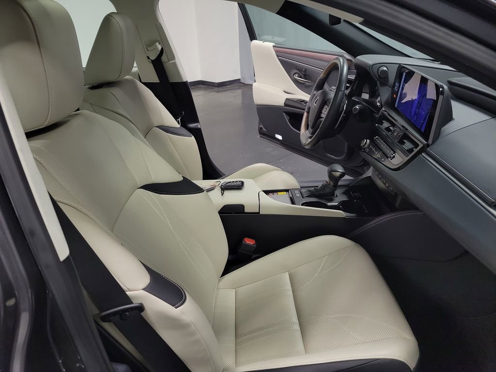 Used 2024 Lexus ES 300h w/ Technology Package FWD image 22
