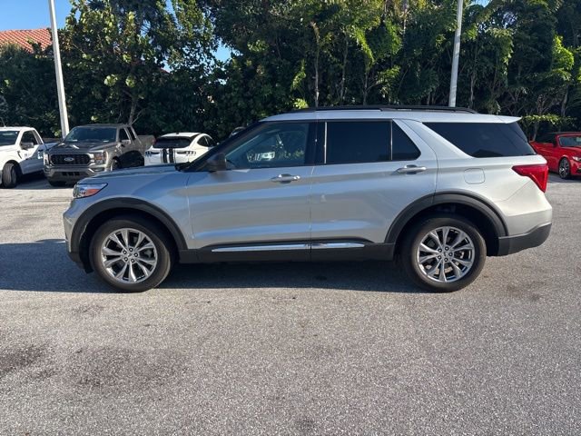 Certified 2023 Ford Explorer XLT w/ Equipment Group 202A AWD/4WD image 4