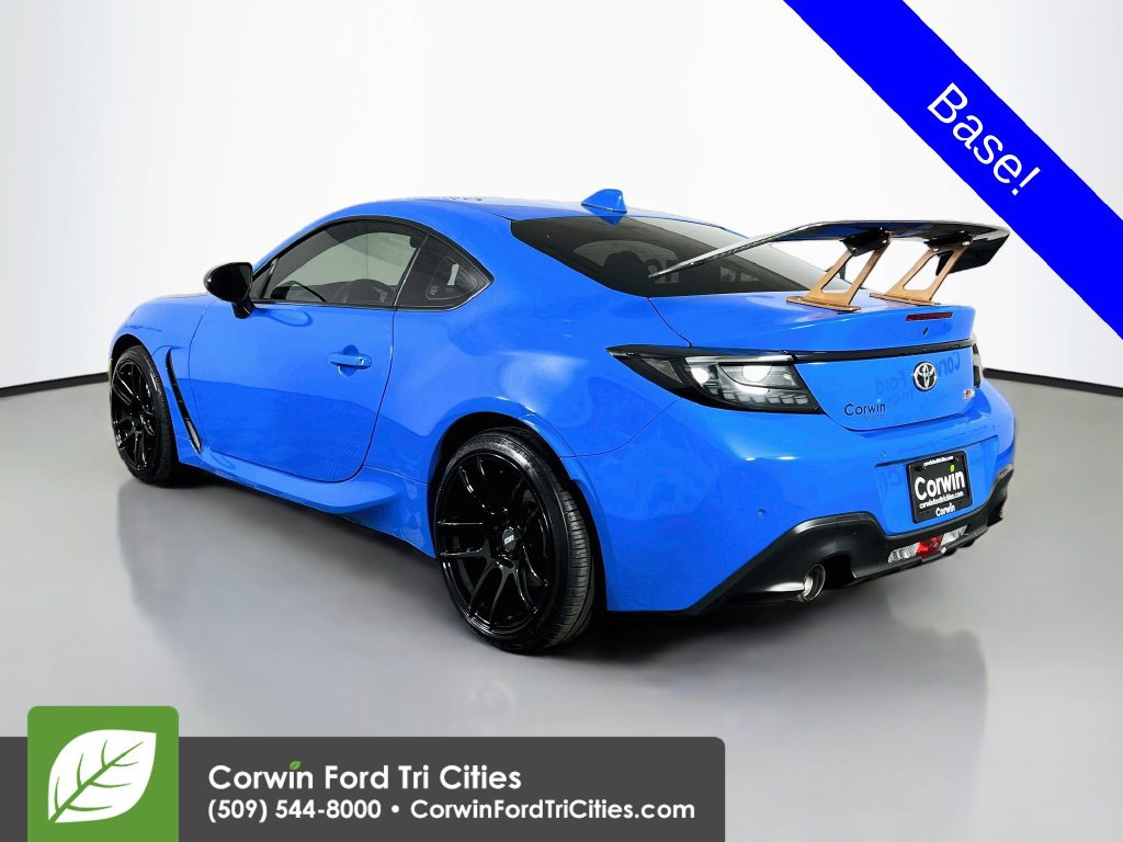 Used 2023 Toyota GR86 RWD image 11