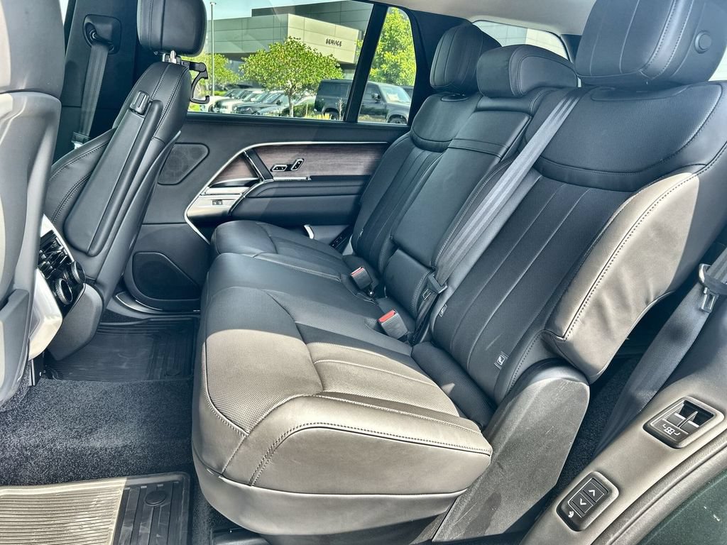 New 2026 Land Rover Range Rover Long Wheelbase SE AWD/4WD image 15