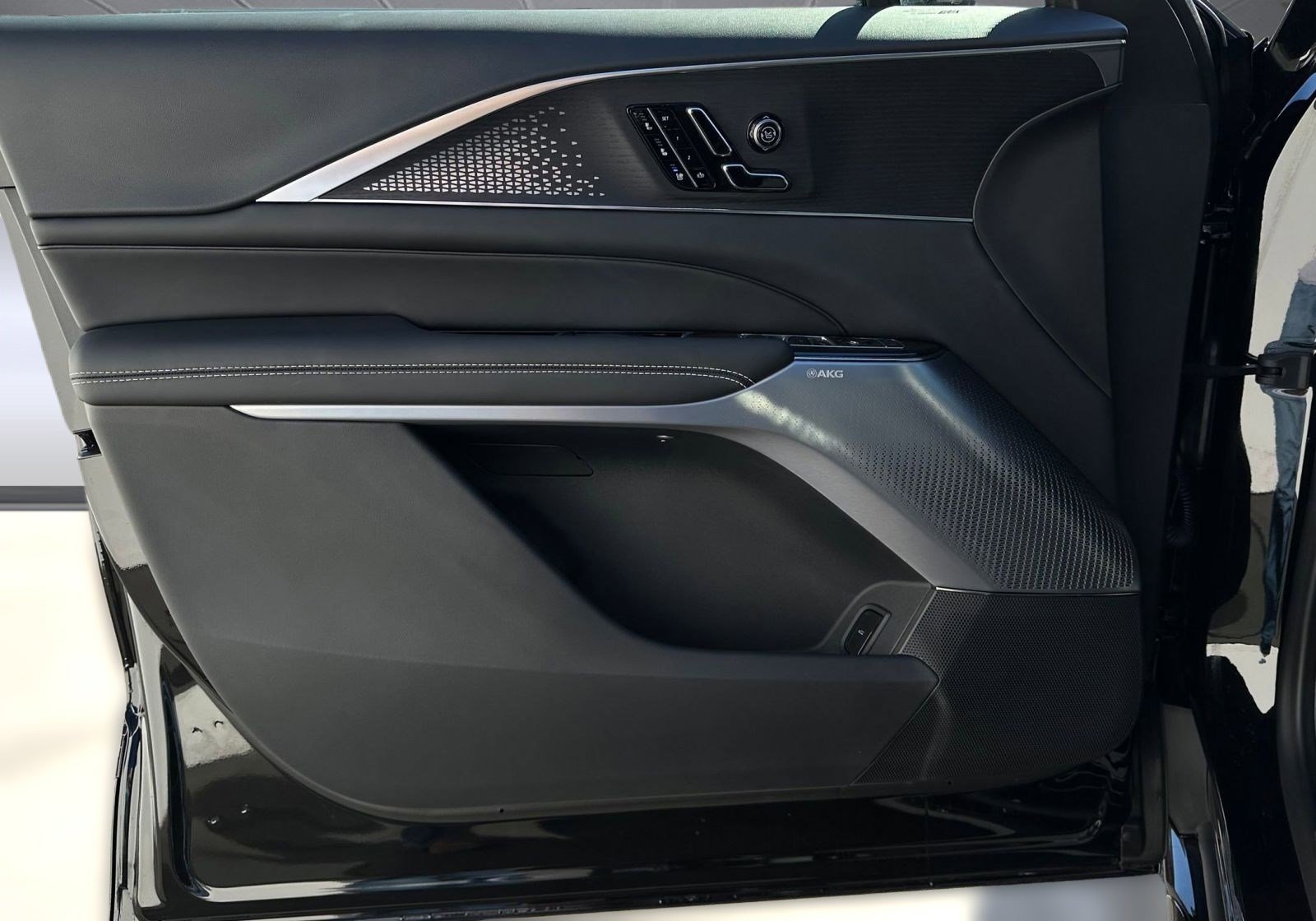 New 2026 Cadillac Lyriq V w/ Exterior Carbon Fiber Package image 22