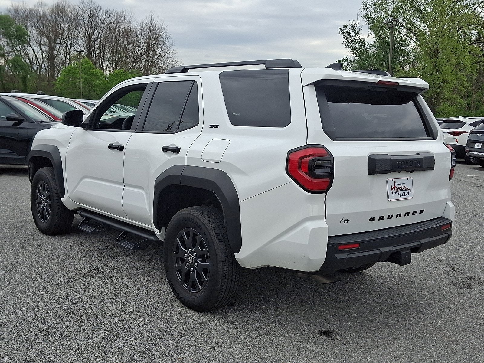 Used 2025 Toyota 4Runner SR5 AWD/4WD image 4