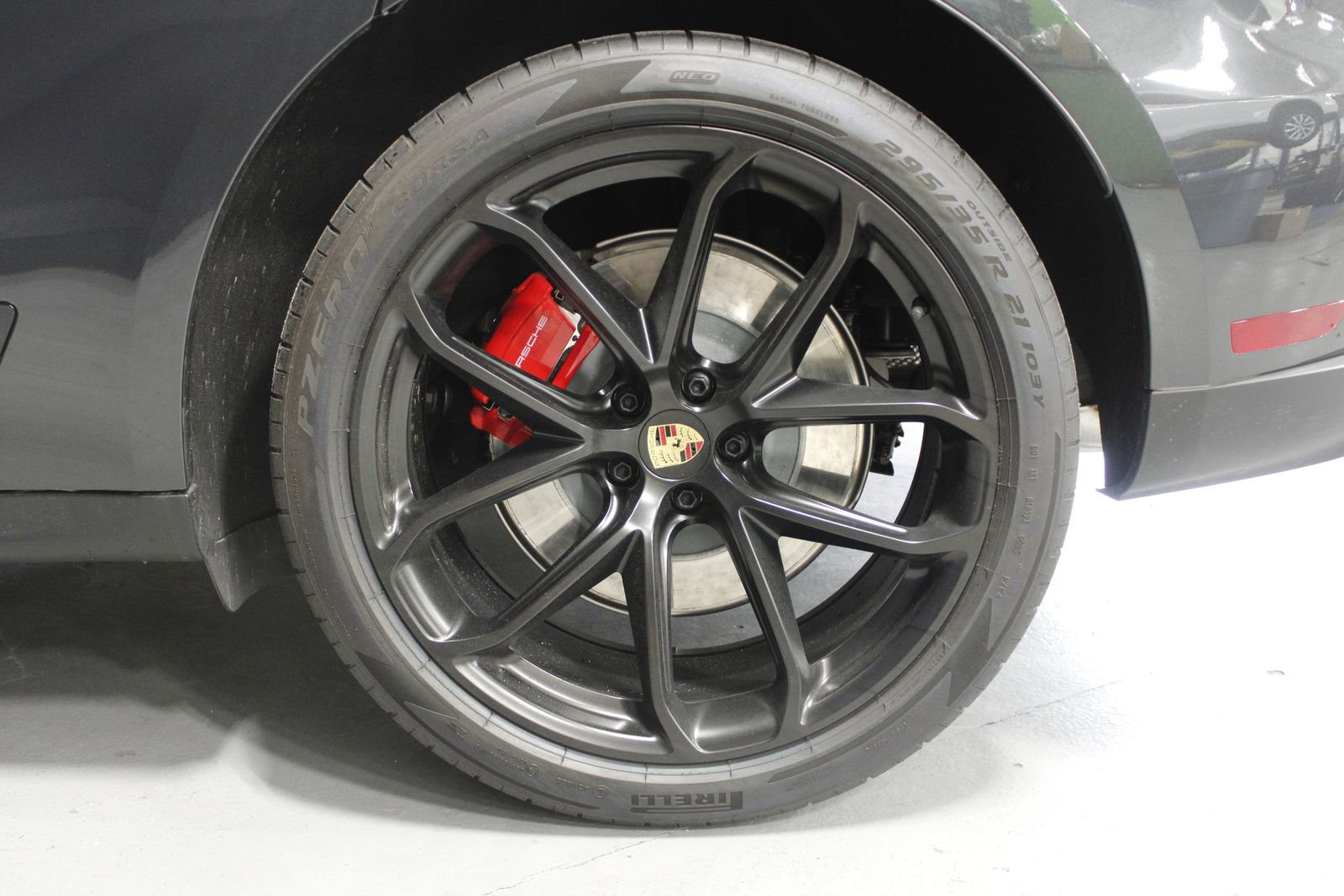 Certified 2025 Porsche Macan GTS image 19