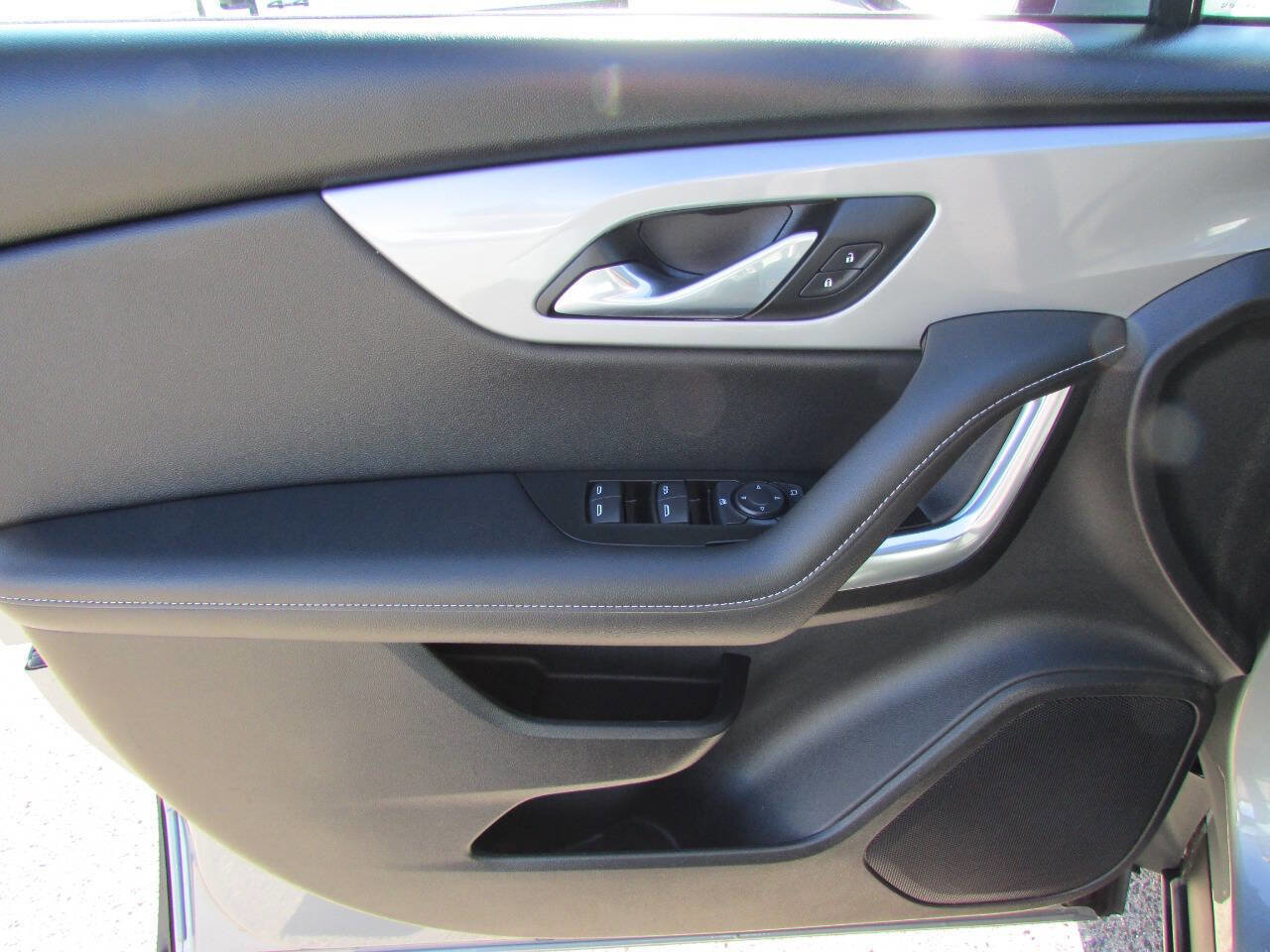 Used 2025 Chevrolet Blazer LT image 15