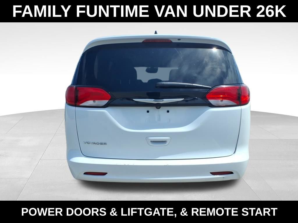 Used 2023 Chrysler Voyager LX image 7