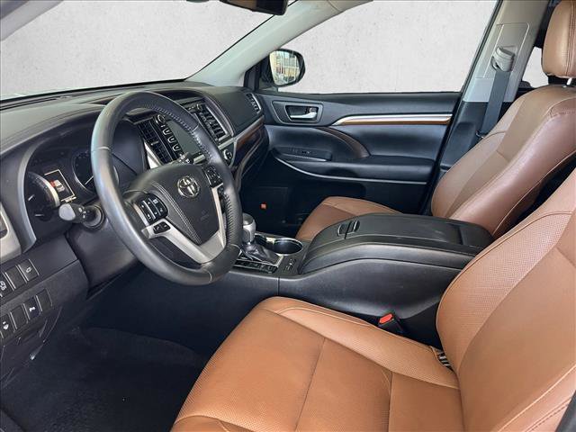 Used 2019 Toyota Highlander Limited FWD image 9