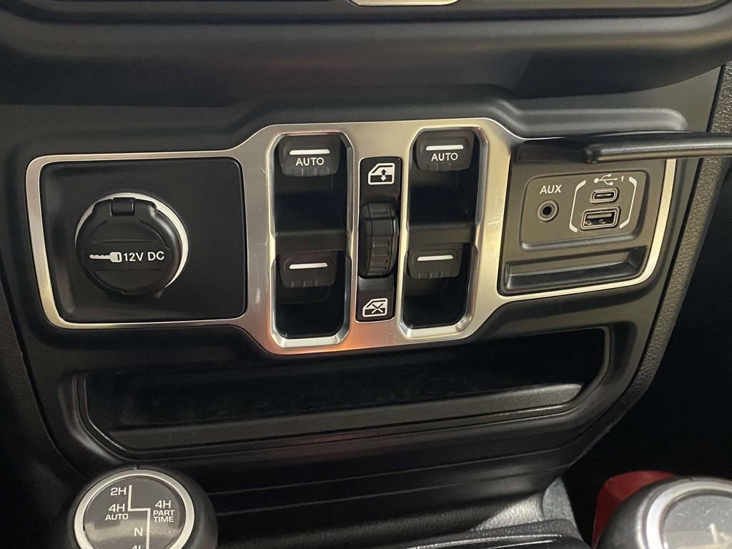 Used 2019 Jeep Wrangler Unlimited Sahara image 30