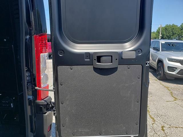 New 2024 RAM ProMaster 2500 w/ Quick Order Package 22G SLT image 14