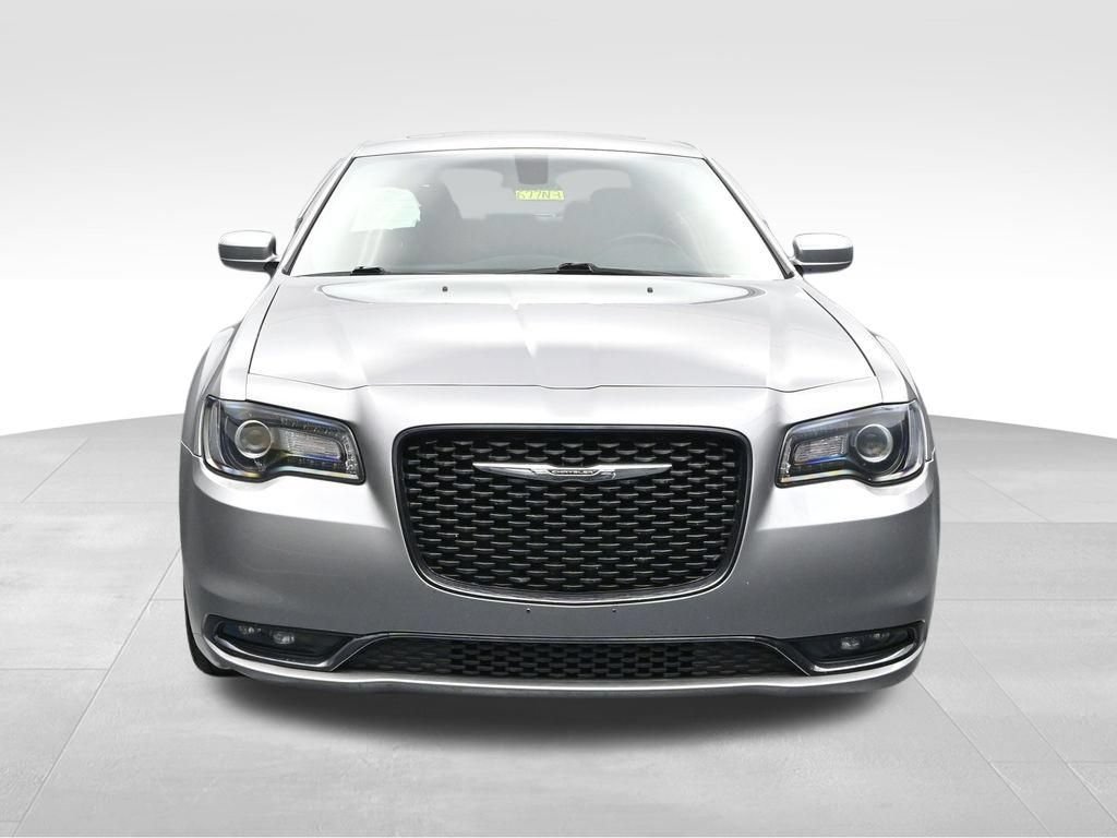 Used 2017 Chrysler 300 S RWD image 8
