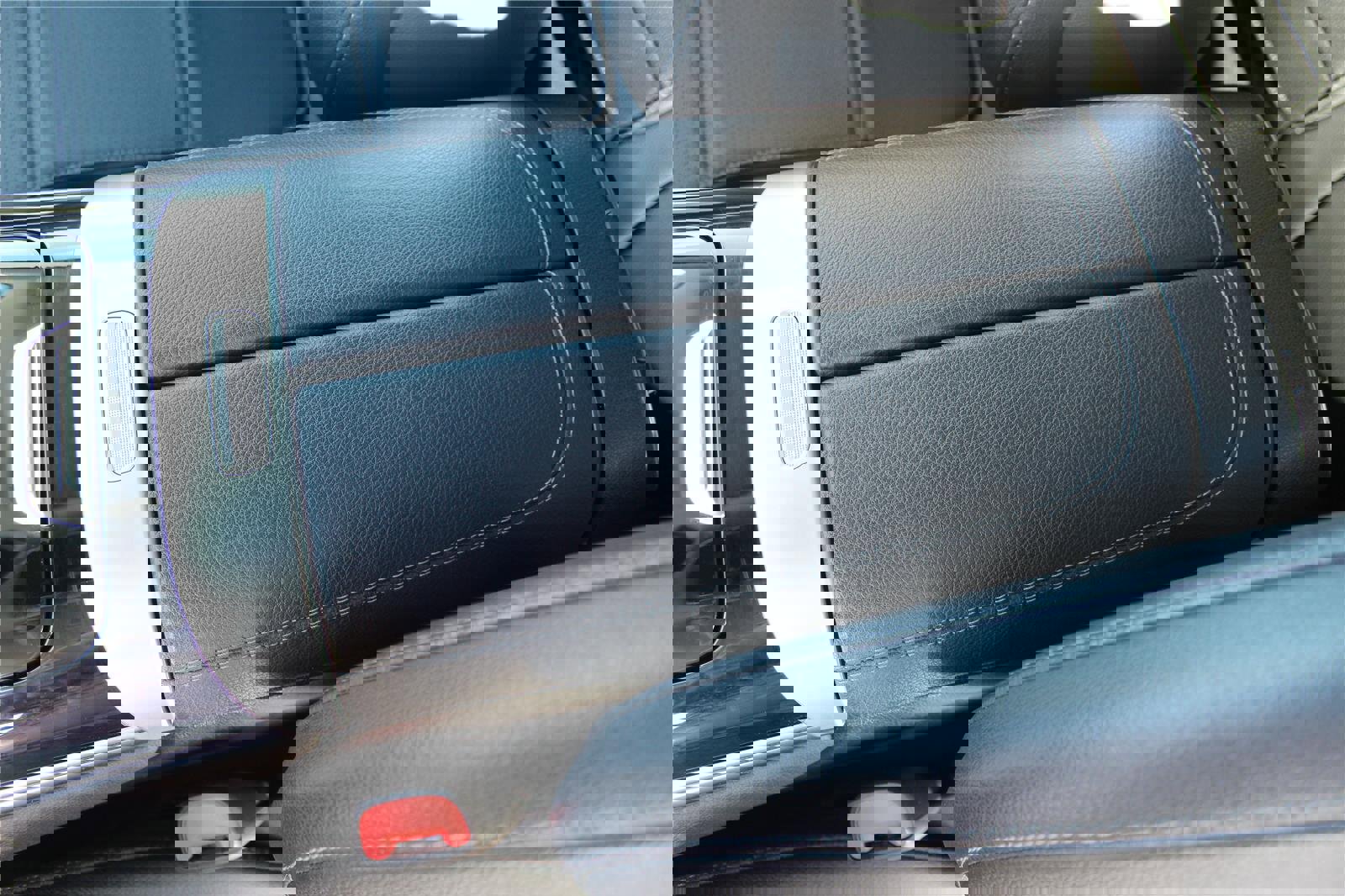 Used 2024 Mercedes-Benz GLC 300 4MATIC image 40