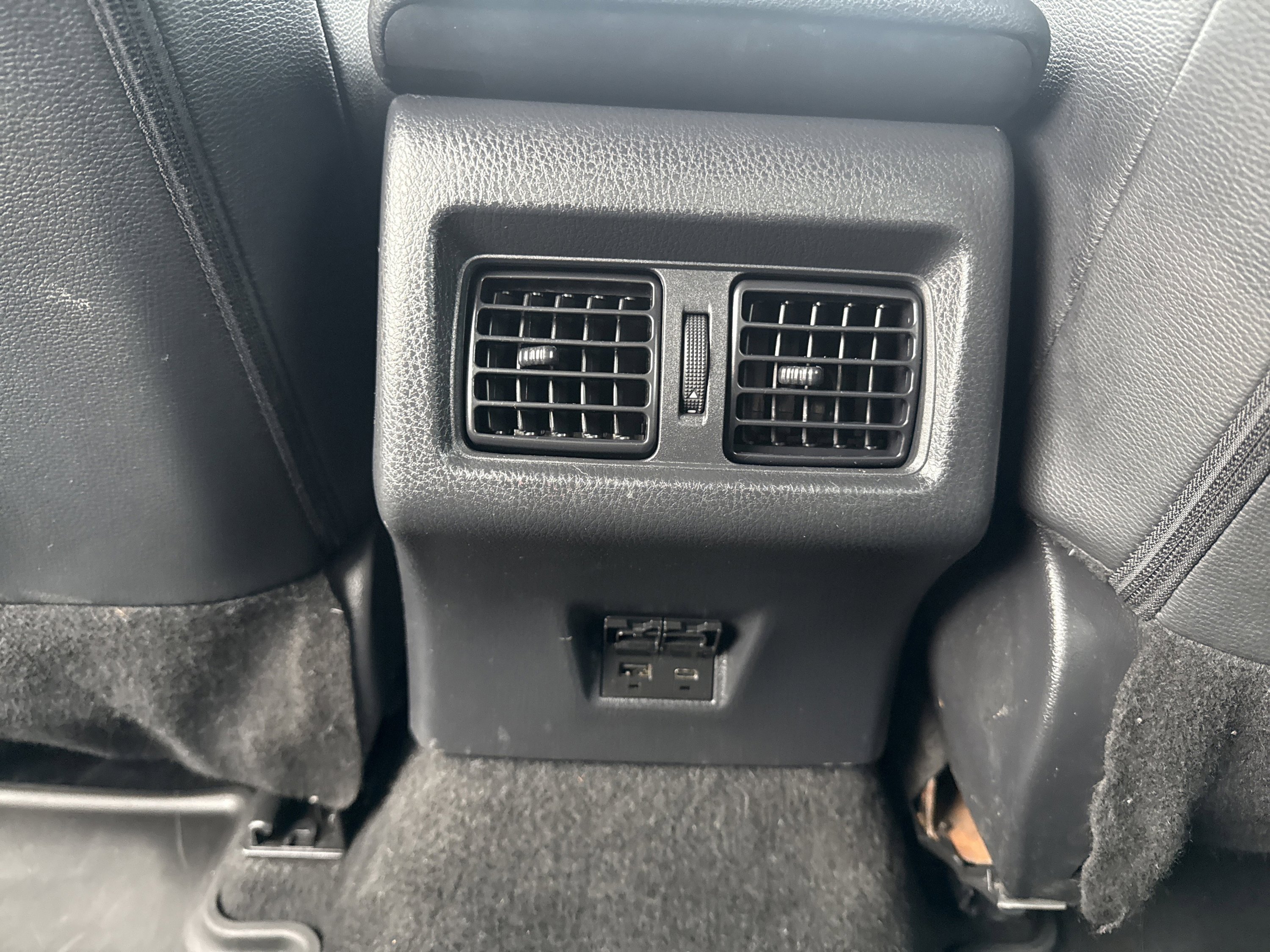 Used 2025 Toyota Camry SE AWD/4WD image 12