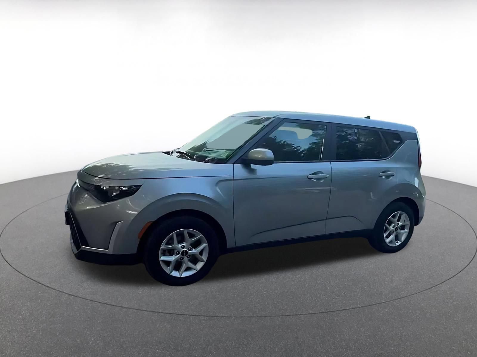 Used 2025 Kia Soul LX w/ LX Technology Package FWD image 7