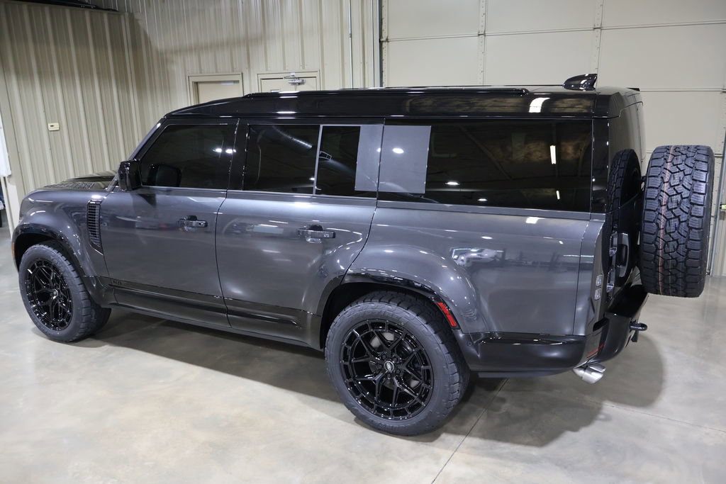 Used 2025 Land Rover Defender 130 V8 image 11