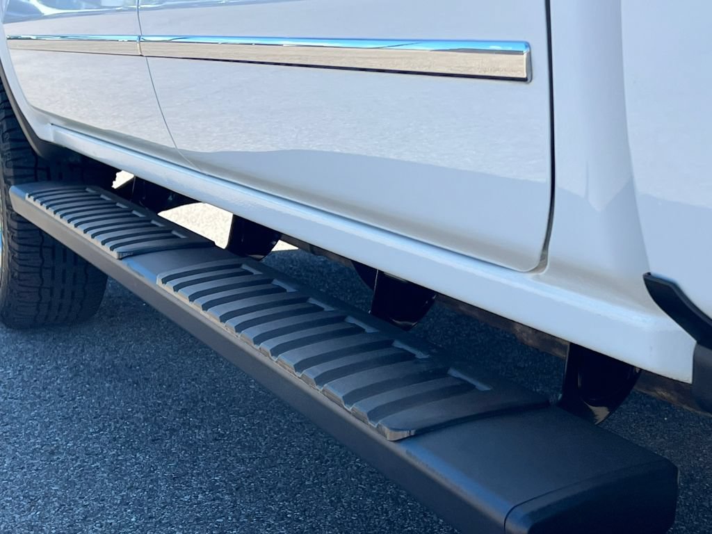 Used 2019 GMC Sierra 2500 Denali w/ Duramax Plus Package AWD/4WD image 15