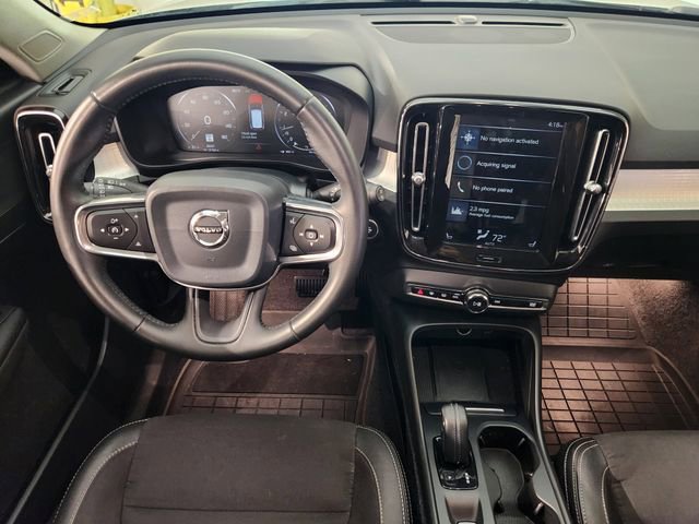 Used 2020 Volvo XC40 T4 Momentum FWD image 26
