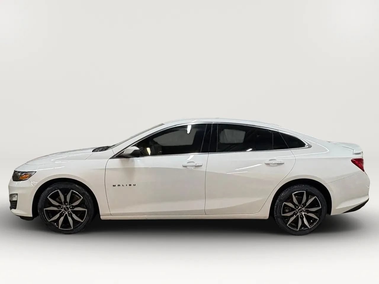 Used 2023 Chevrolet Malibu RS FWD image 5