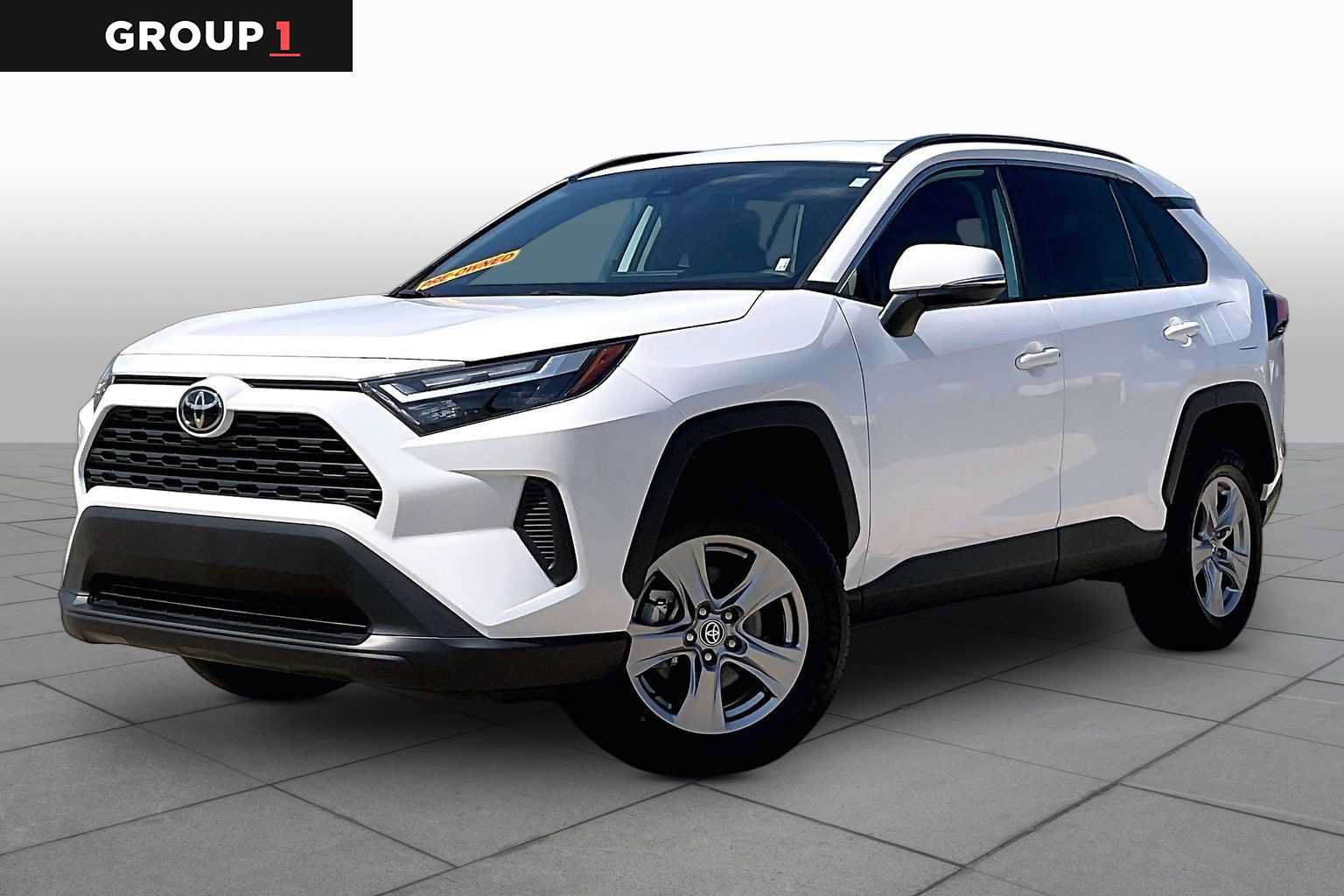 Used 2025 Toyota RAV4 XLE FWD image 1