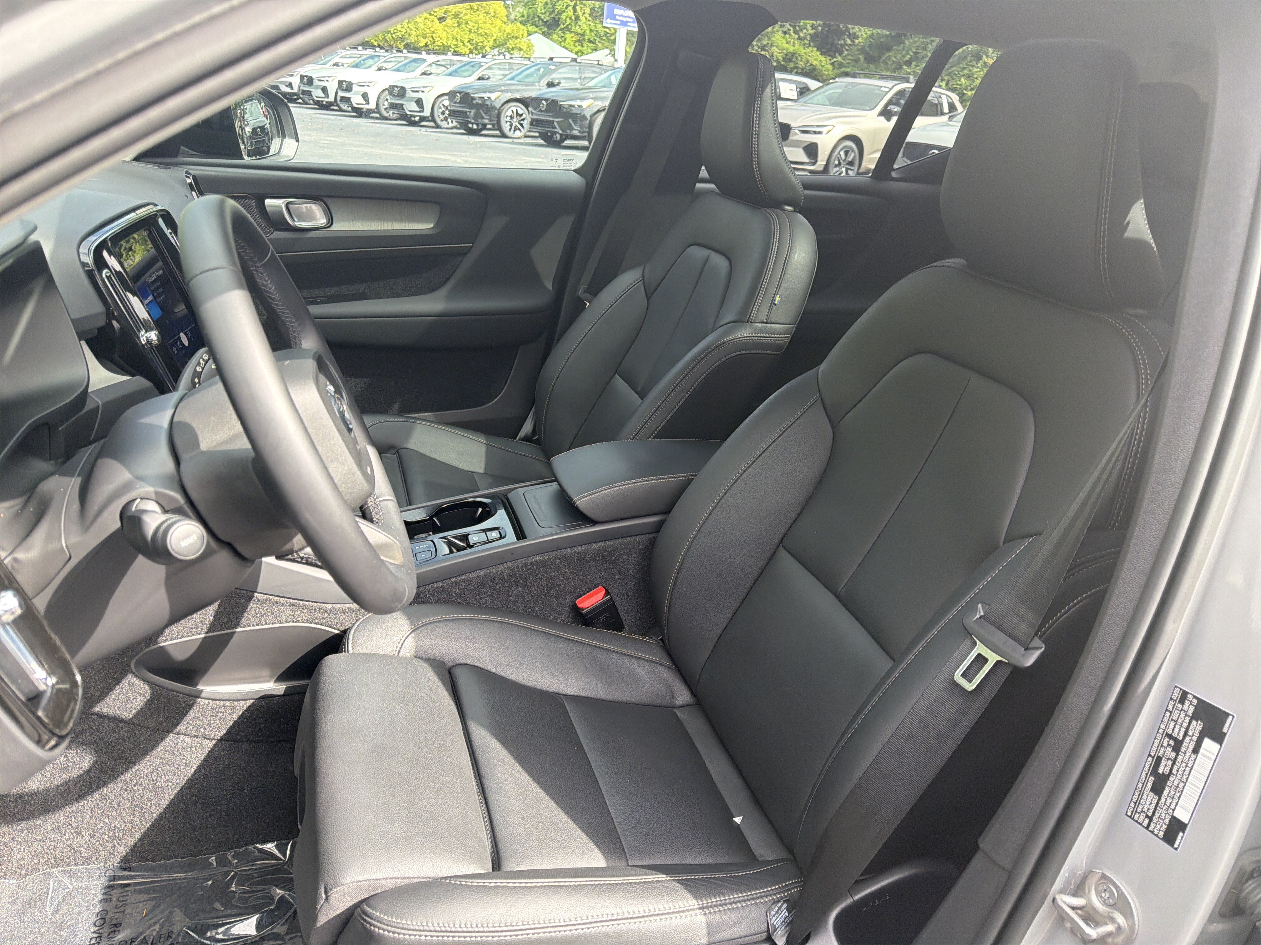 Certified 2025 Volvo XC40 B5 Ultra AWD/4WD image 16