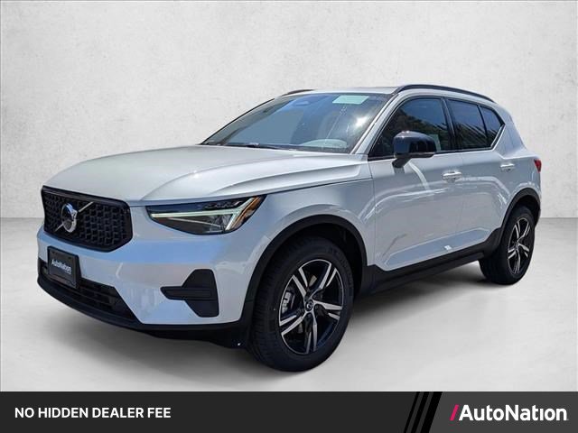 New 2026 Volvo XC40 B5 Core w/ Climate Package AWD/4WD image 1