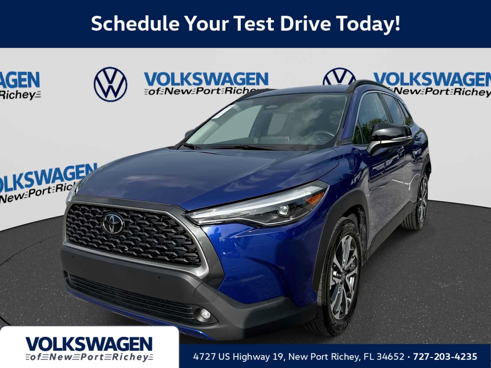 Used 2025 Toyota Corolla Cross XLE FWD image 1