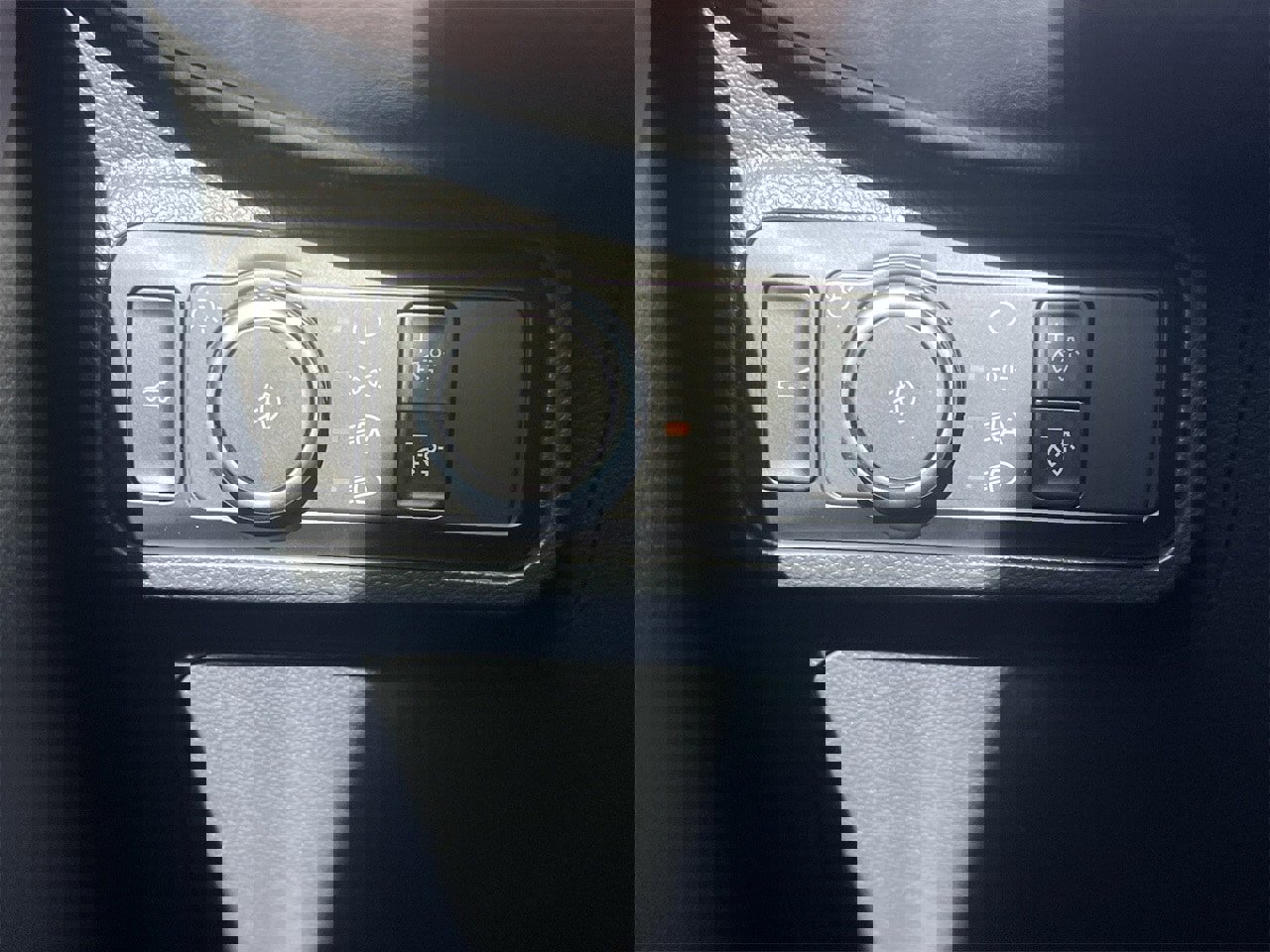 New 2026 Ford Explorer Platinum image 16