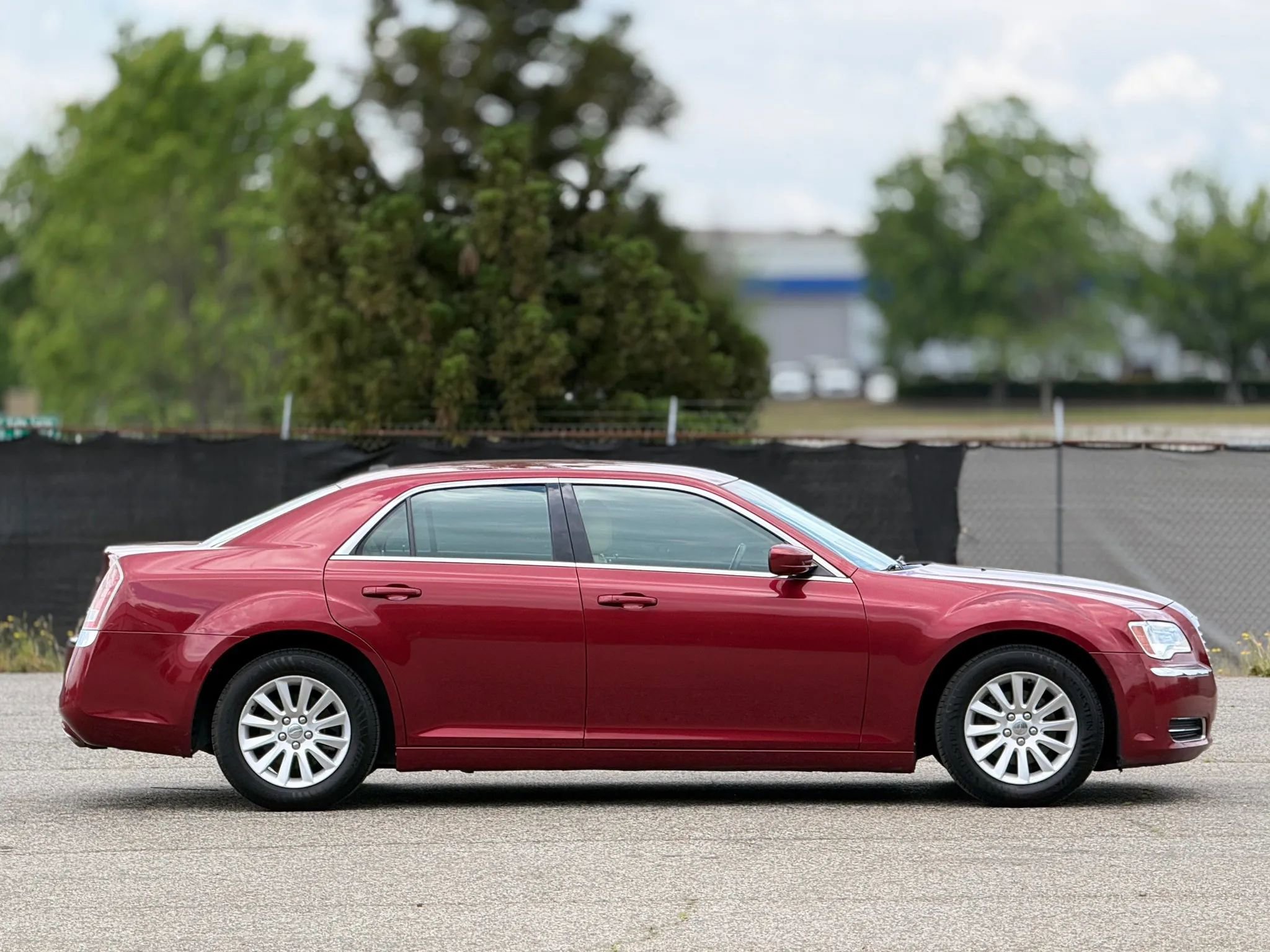Used 2014 Chrysler 300 RWD image 7