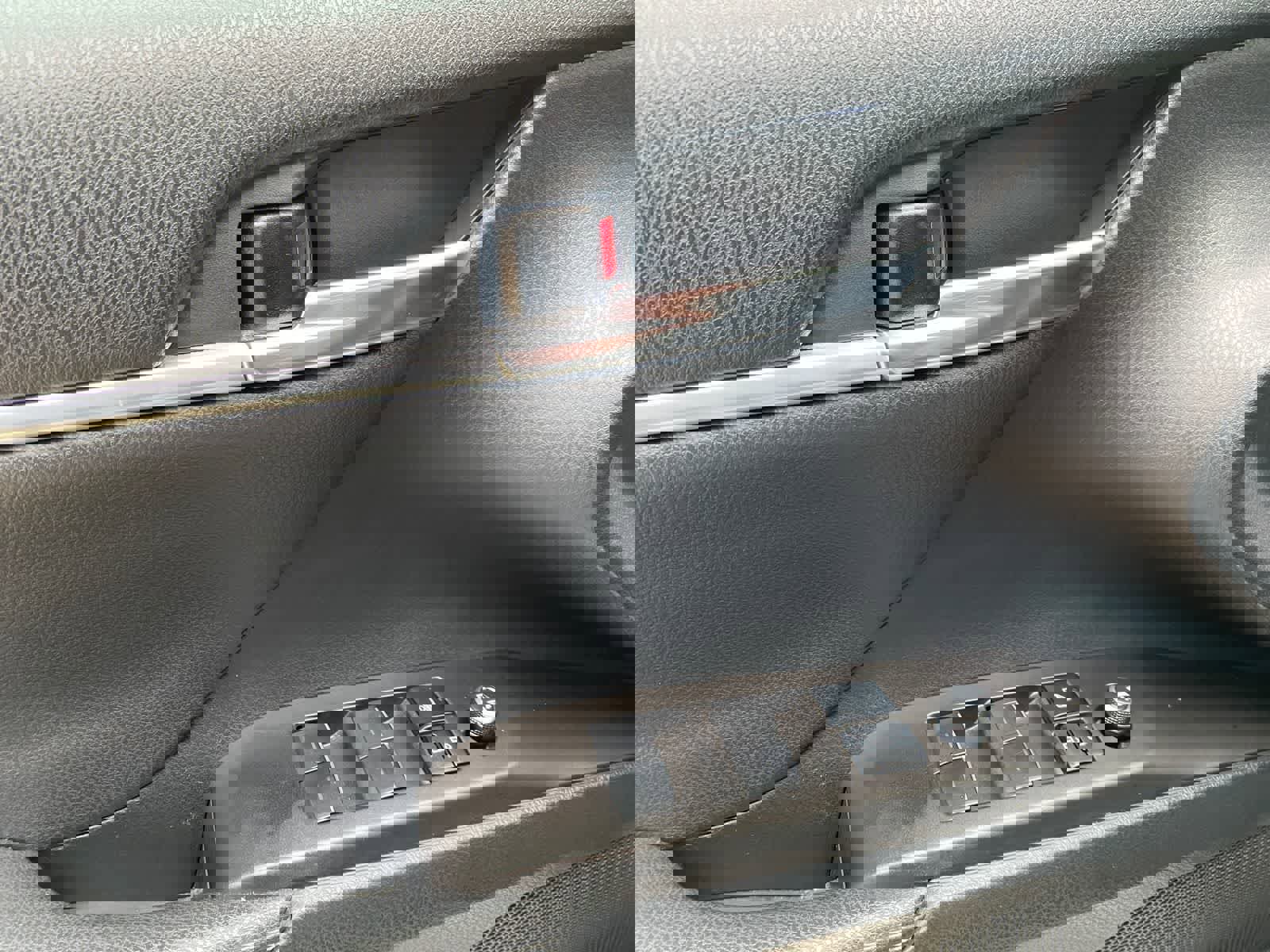 Used 2022 Toyota Camry XSE image 14