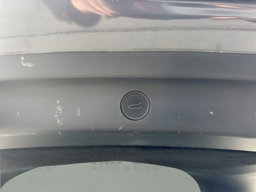 Used 2023 Tesla Model Y Long Range image 30