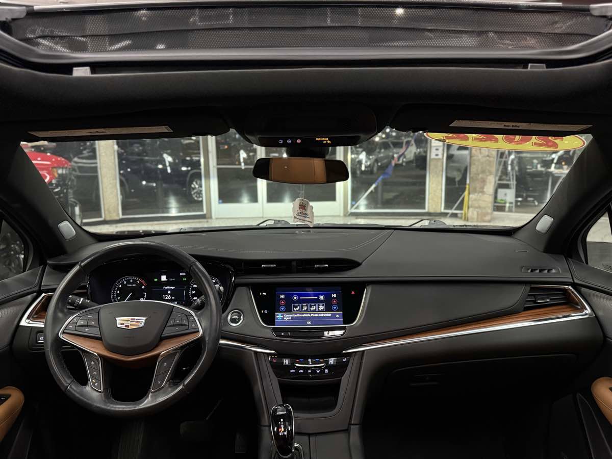 Used 2022 Cadillac XT5 Premium Luxury w/ LPO, Floor Liner Package image 27