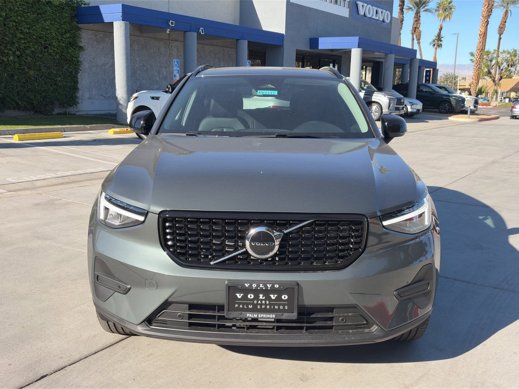 New 2026 Volvo XC40 B4 Core w/ Protection Package image 2