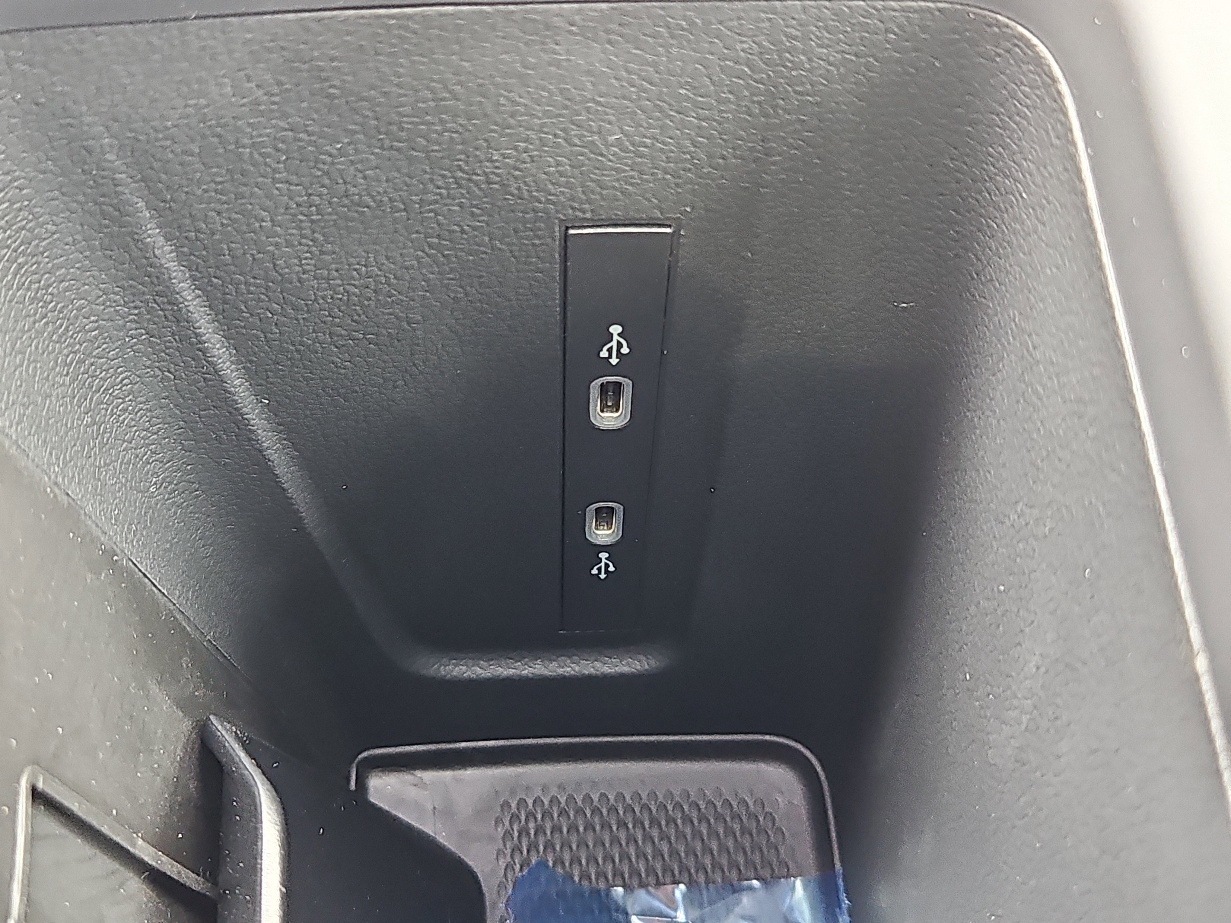 New 2025 Volkswagen Tiguan SE R-Line image 11