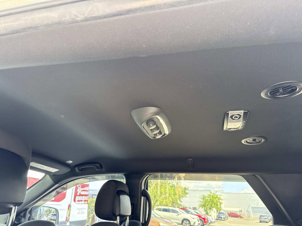 Used 2020 Dodge Durango SXT RWD image 17