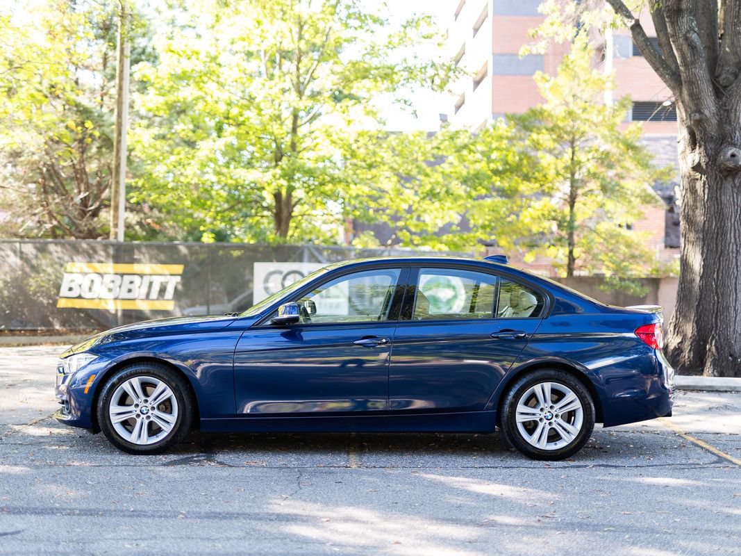 Used 2016 BMW 328i xDrive Sedan AWD/4WD image 10