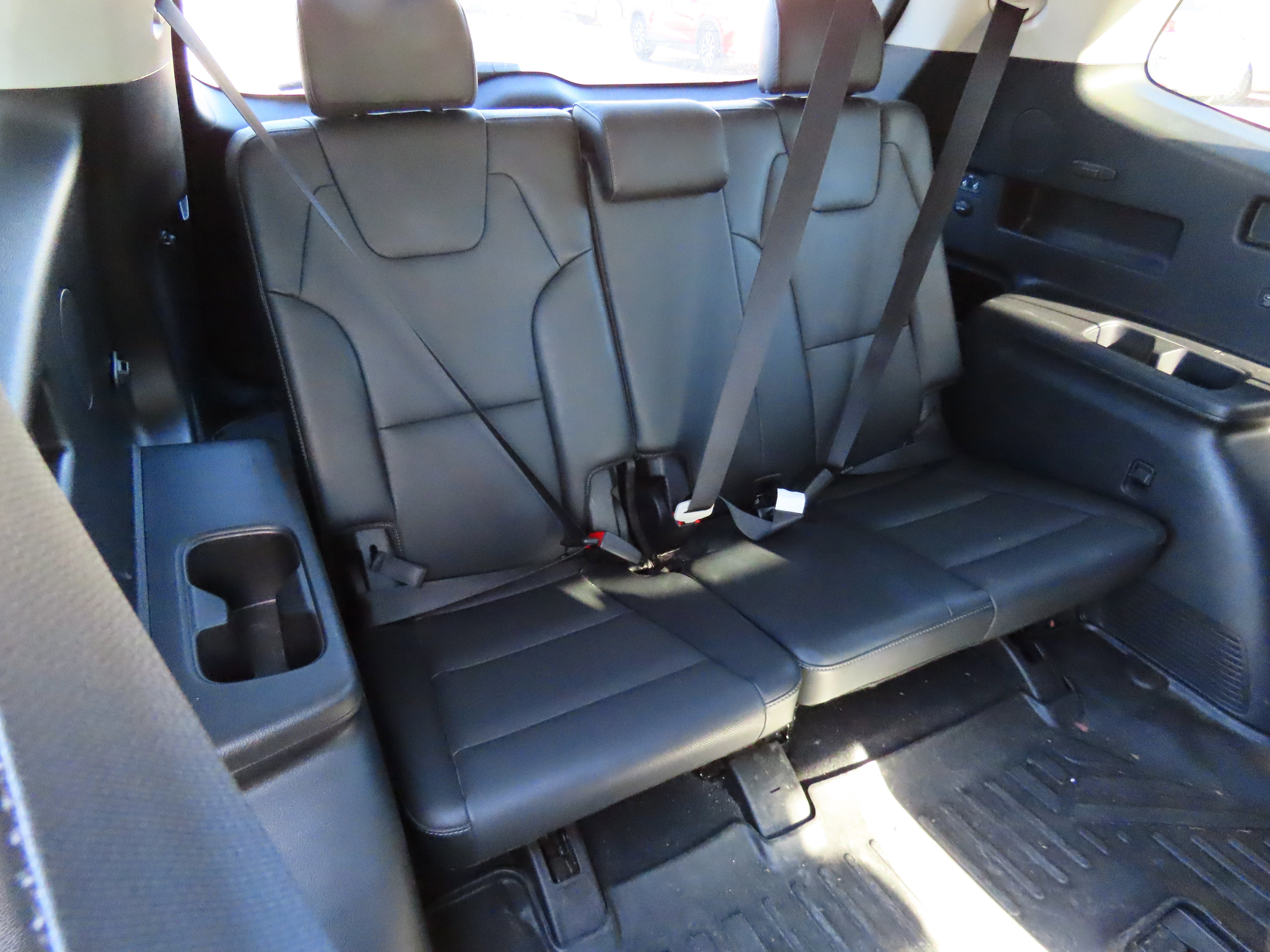 Used 2023 Kia Telluride EX w/ EX Captain's Chair Package image 13