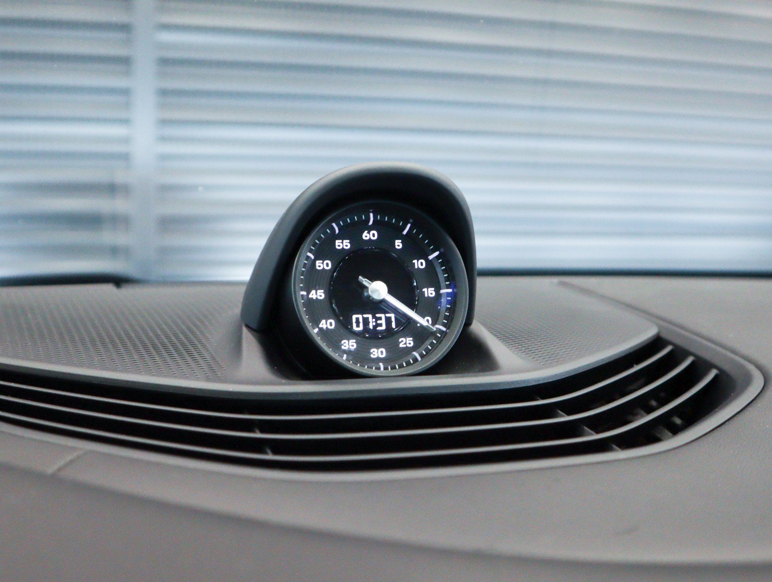 Used 2021 Porsche Taycan Turbo image 26