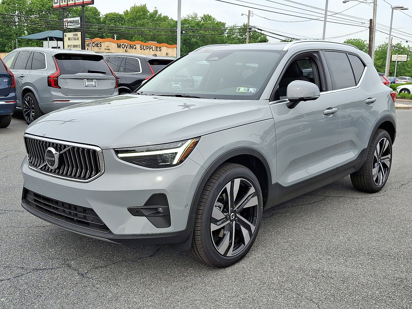 New 2025 Volvo XC40 B5 Ultra w/ Protection Package Premier video 2