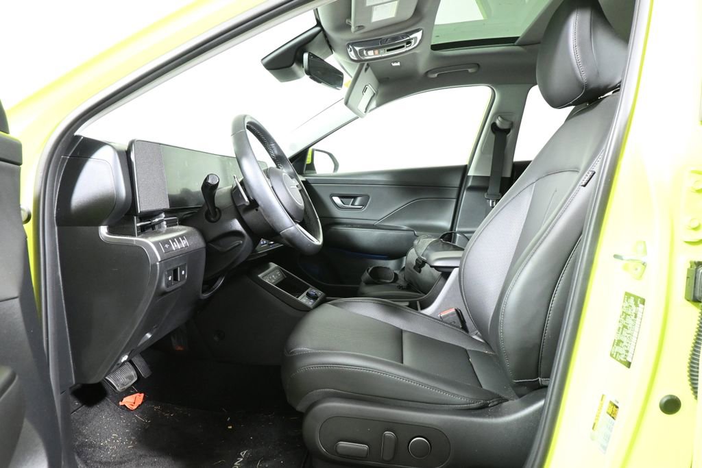 Used 2024 Hyundai Kona Limited AWD/4WD image 3