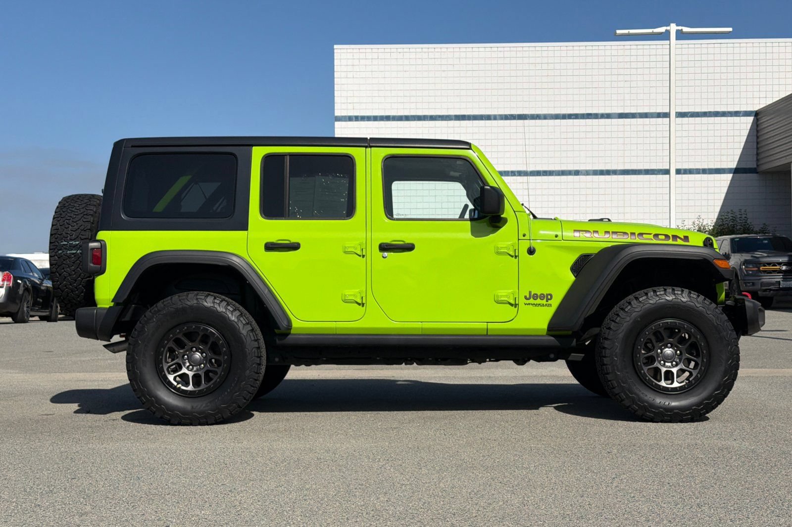 Used 2021 Jeep Wrangler Unlimited Rubicon w/ Xtreme Recon 35" Tire Package AWD/4WD image 3