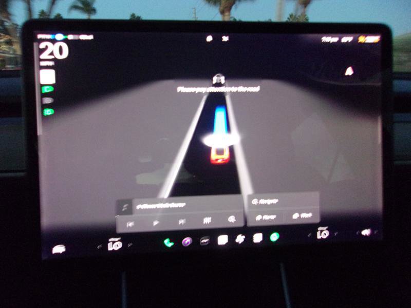 Used 2018 Tesla Model 3 Long Range image 29
