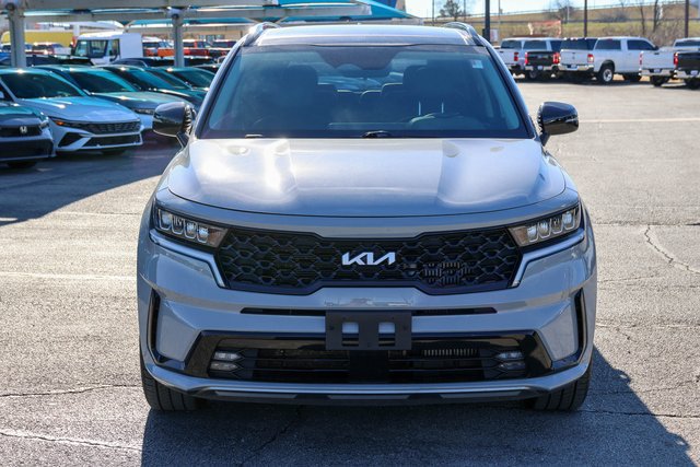 Used 2022 Kia Sorento EX w/ Panoramic Sunroof Package FWD image 2