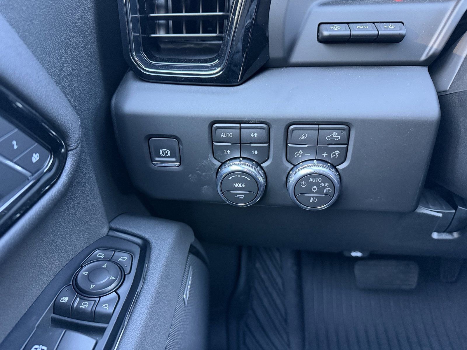 New 2026 GMC Sierra 2500 AT4 w/ AT4 Premium Plus Package image 12