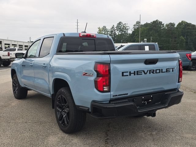 Used 2025 Chevrolet Colorado Z71 w/ Technology Package AWD/4WD image 3