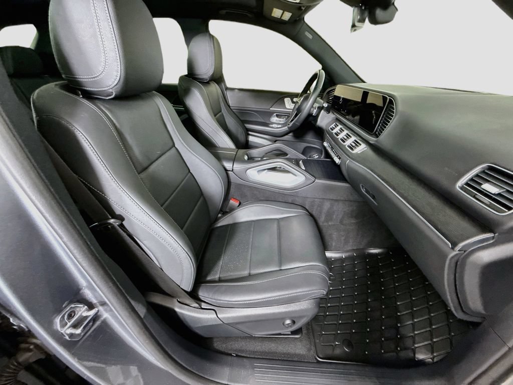 Used 2025 Mercedes-Benz GLE 450e 4MATIC w/ Winter Package image 28