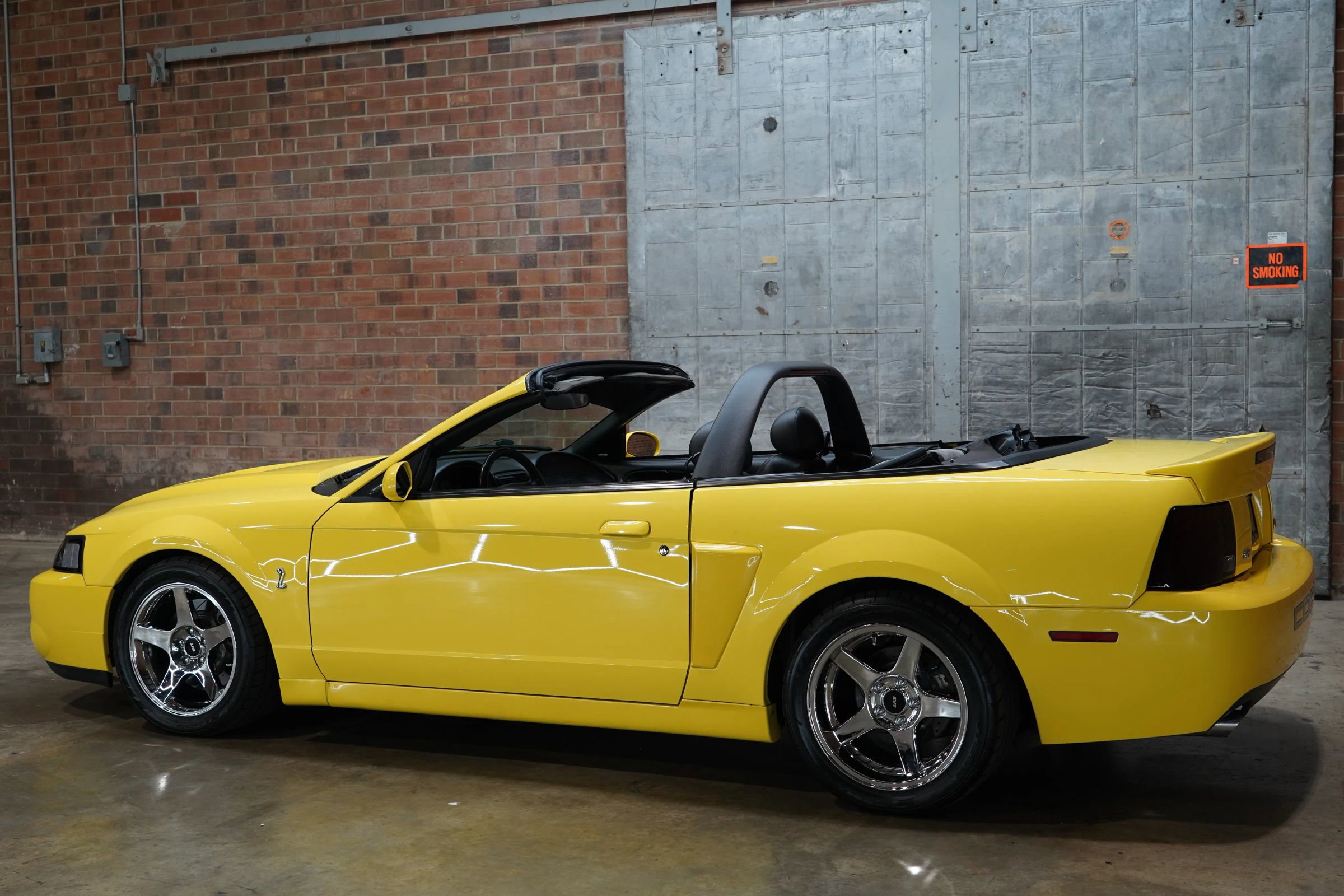 Used 2003 Ford Mustang Cobra image 12