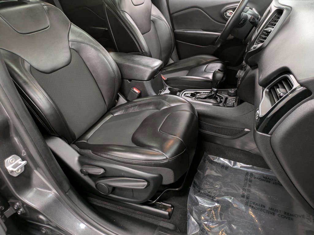 Used 2019 Jeep Cherokee Latitude Plus image 29